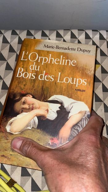 Orpheline  du bois  des loups