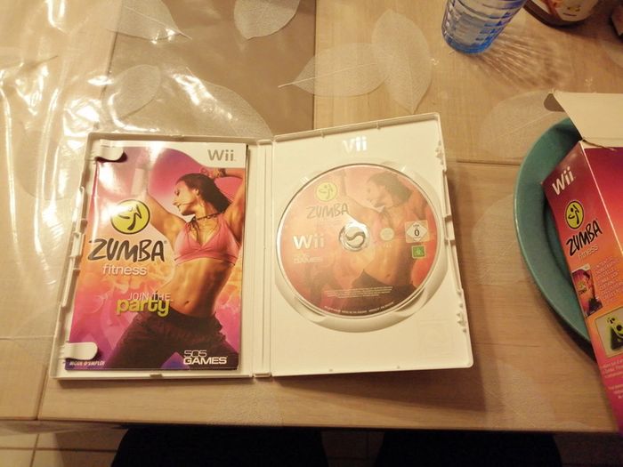 Coffret jeu wii Zumba party + ceinture - photo numéro 3