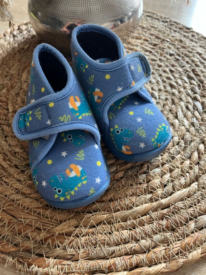 Chaussons dinosaures - photo numéro 2