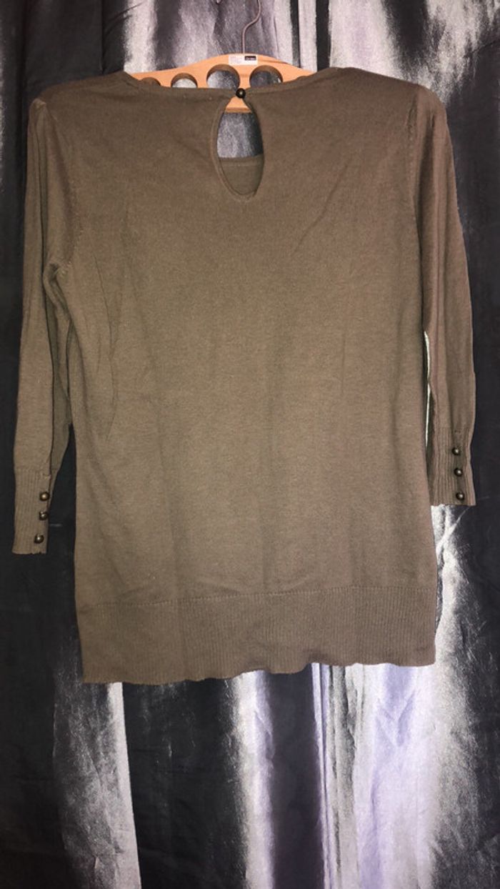 Pull fin Camaïeu kaki manche 3/4 avec boutons taille L - photo numéro 3