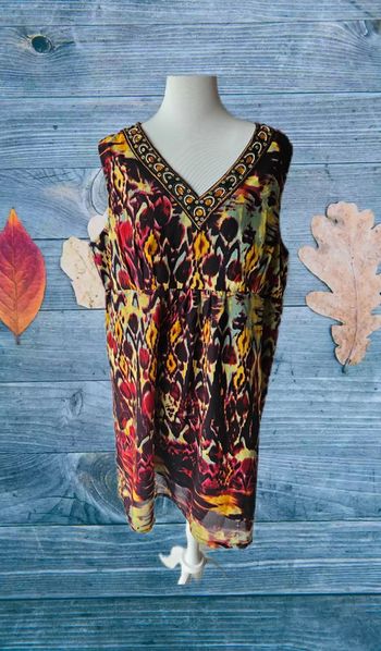 Robe multicolore avec col en perles, sans marque, taille 50