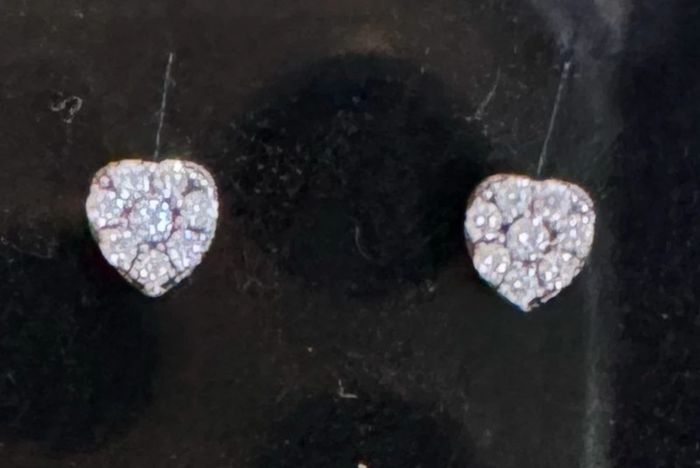 Boucles d’oreilles cœur argent et strass neuves