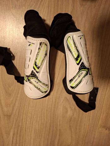 Protège tibia taille s pro touch homme ou enfant