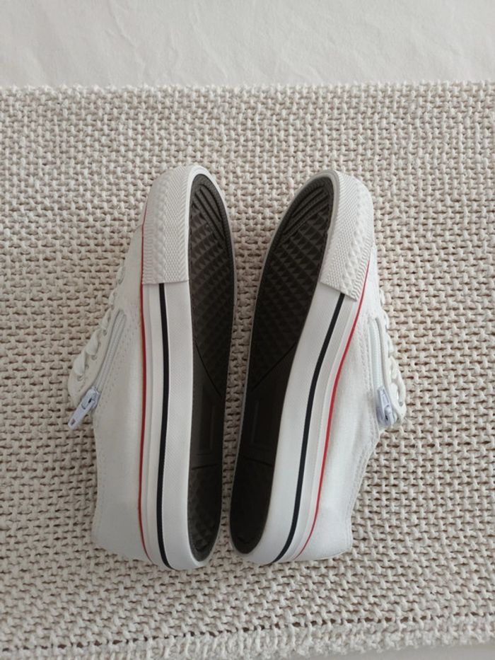 Paire de tennis blanches mixtes zippées 30 neuves - photo numéro 4