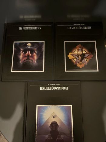 Attention à ne pas mettre entre toutes les mains ! 3 livres ésotériques