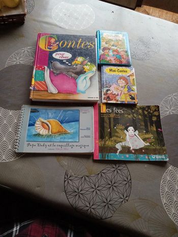 Divers livres de contes