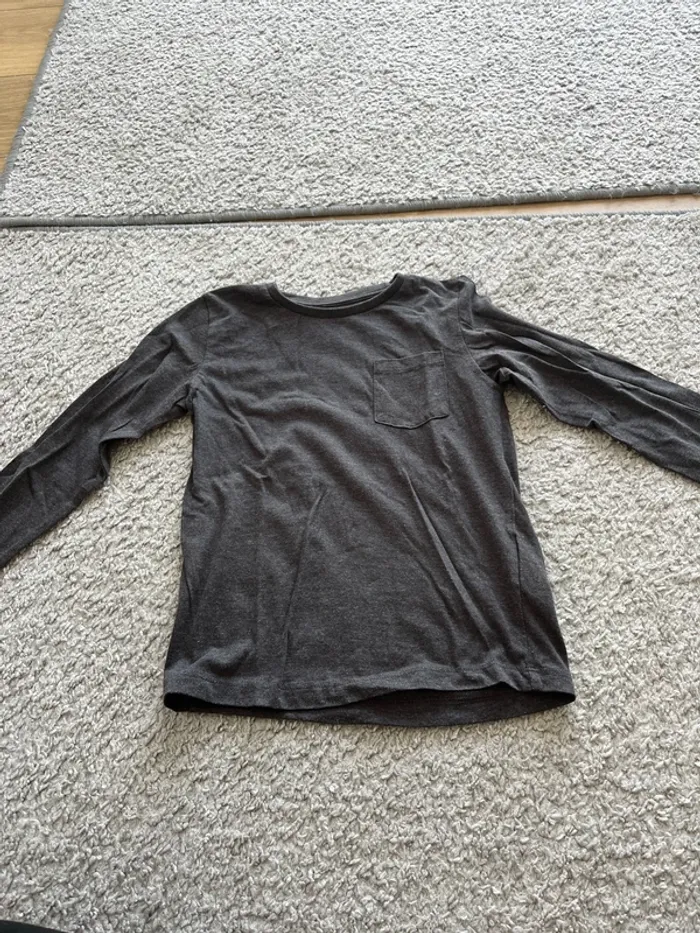 TEE shirt