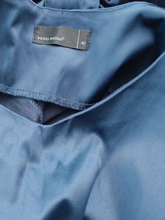 Belle robe de soirée satiné💙Taille 40💙 - photo numéro 2