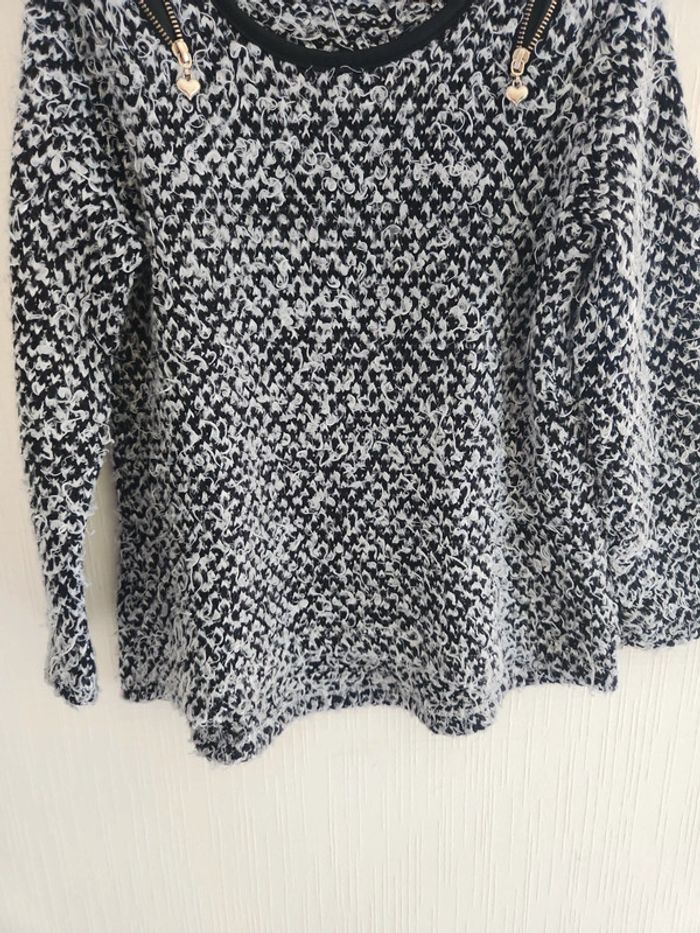 Pull doux noir et blanc détail fermeture éclair aux épaules 6 ans - photo numéro 6