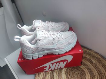 Baskets Nike vomero 5
