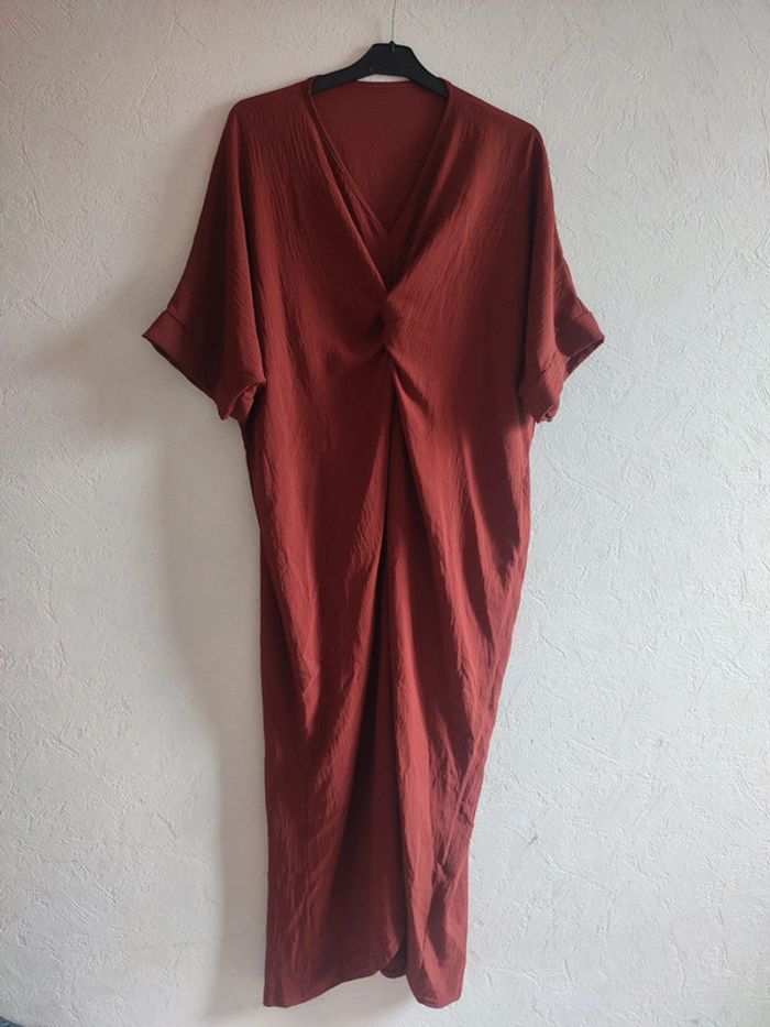 robe longue nouée au centre rouge terracotta manches chauve-souris - photo numéro 2