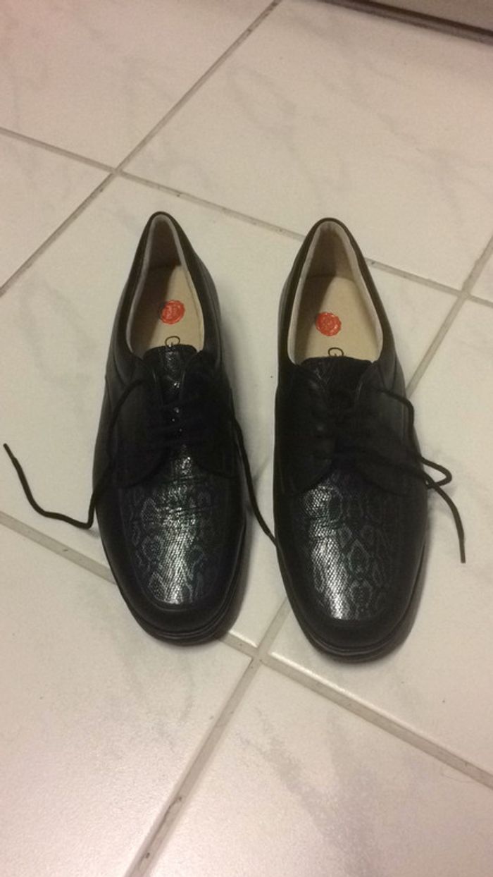 Chaussures neuves pointure 40