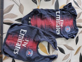 Body bébé 6 mois et bavoir psg 