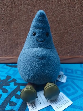 Peluche goutte d'eau heureuse
