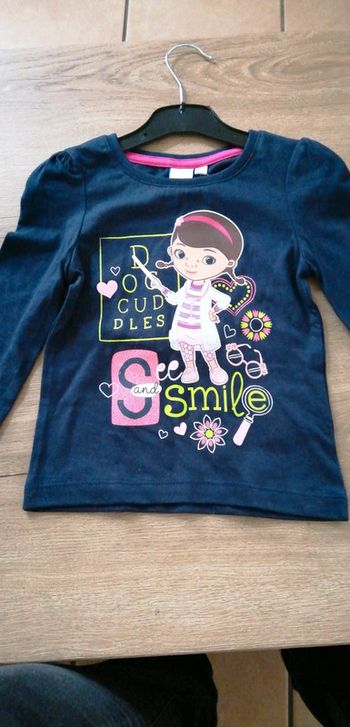 T-shirt manches longues Docteur la peluche 3 ans.
