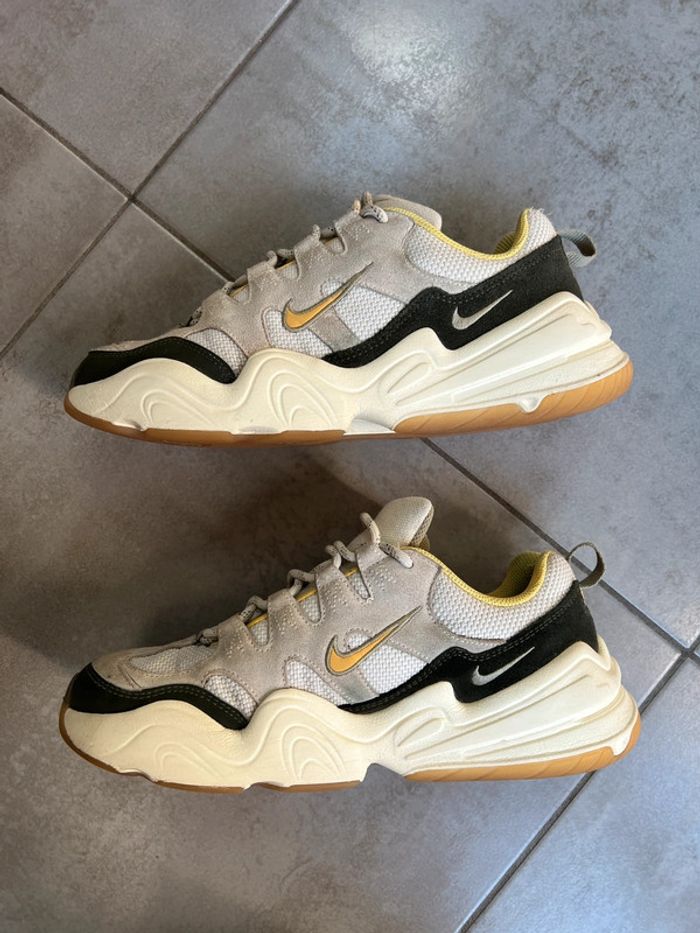 Baskets Nike Tech Hera - photo numéro 4