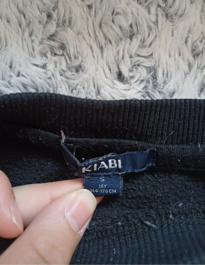 Pull noir - photo numéro 2