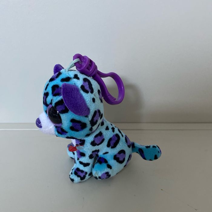 Porte clef léopard en peluche turquoise et mauve avec des gros yeux T’y - photo numéro 2
