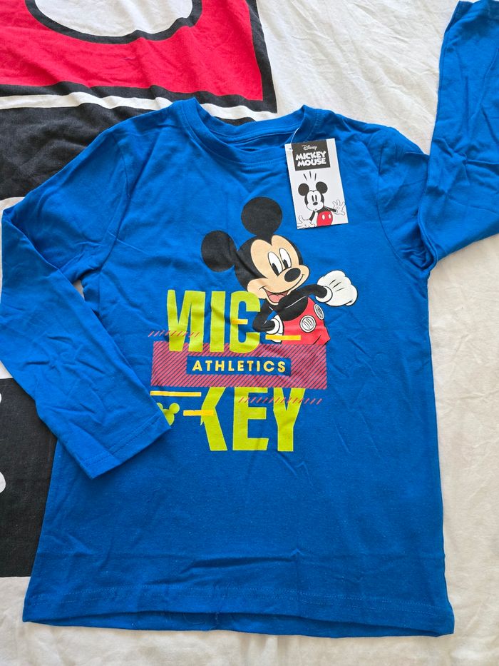 T-shirt mickey 8ans