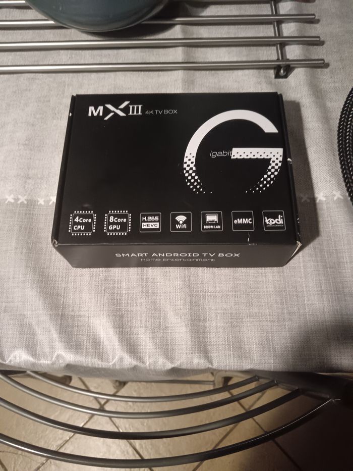 Tv box Android (bien lire l'annonce)