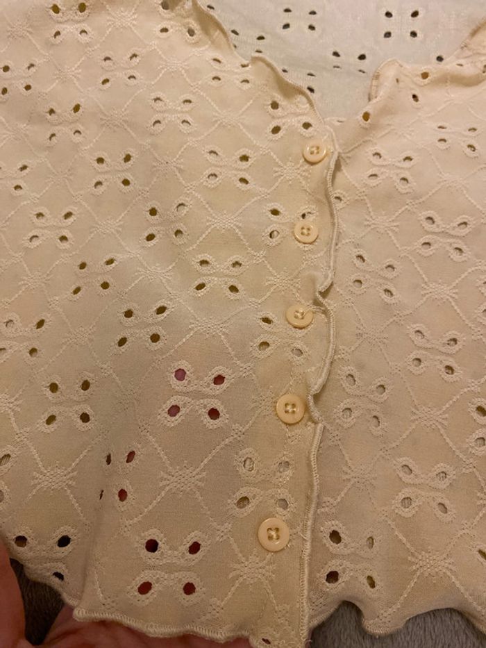 Haut court style broderie anglaise - photo numéro 2