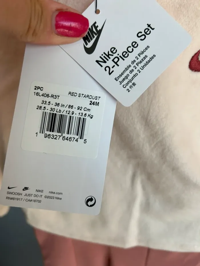 Ensemble jogging Nike fille 24 mois neuf - photo numéro 2