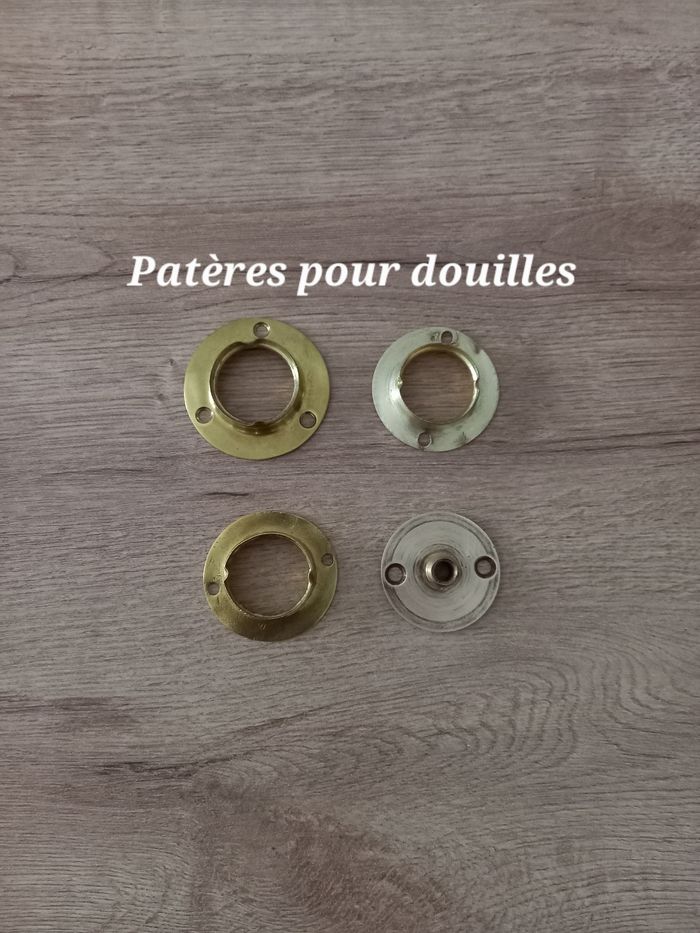 Douilles / patères anciennes en laiton " pour pièces " - photo numéro 7