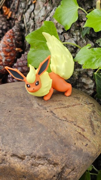 Super figurine Pokemon Nintendo scale world pyroli