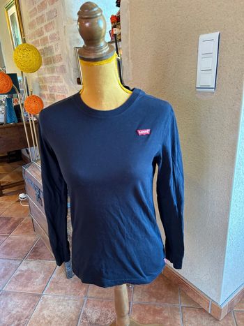 Levi’s t shirt manches longues taille 16 ans couleur noir