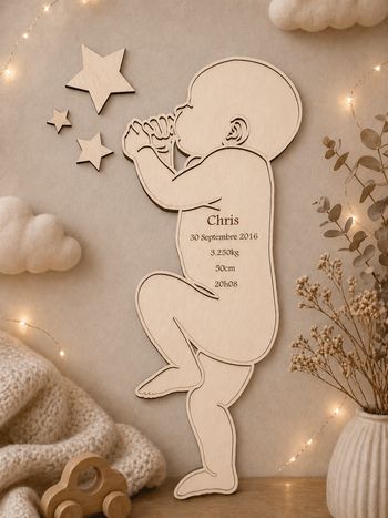 Bébé en bois souvenir naissance 