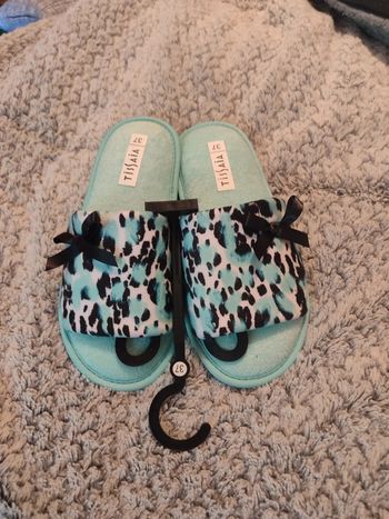 Chausson claquettes neuf leopard bleuté pointure 37