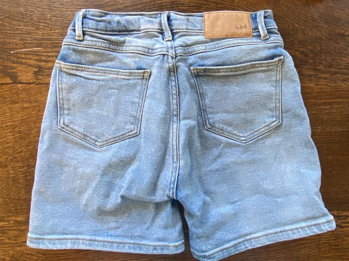 Short jean taille 32 - photo numéro 2