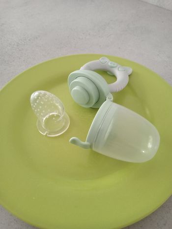 Sucette grignoteuse avec tétine neuve y