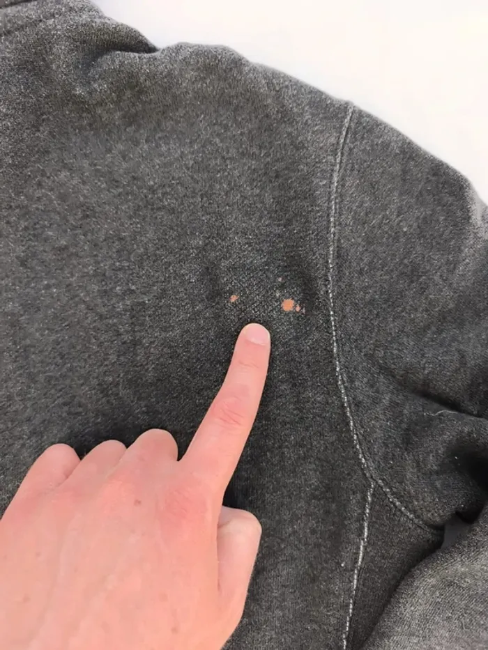 Sweat capuche homme Ralph Lauren zippé taille M gris foncé logo bordeau - tâche javel - photo numéro 19