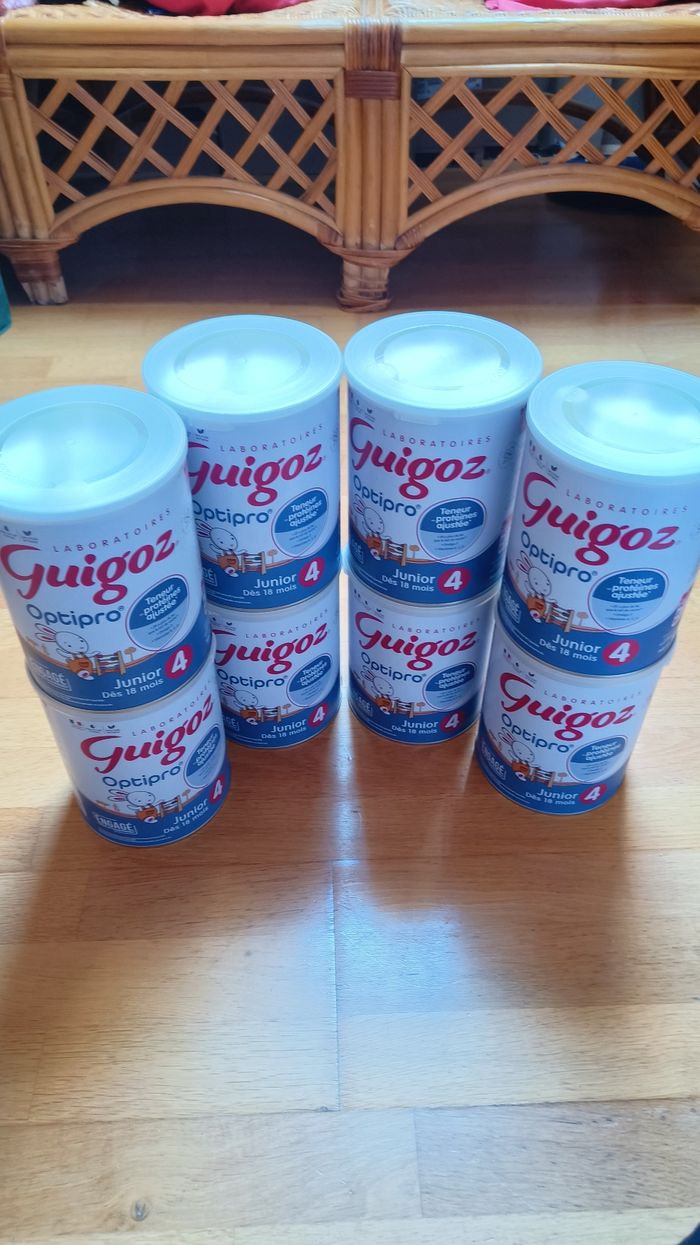 8 boîtes de lait Guigoz optipro 4