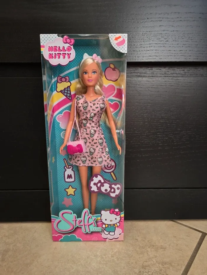 poupee Hello kitty rose claire 29 cm Steffi love