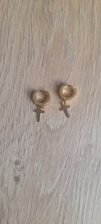 Boucle d'oreilles créole et croix