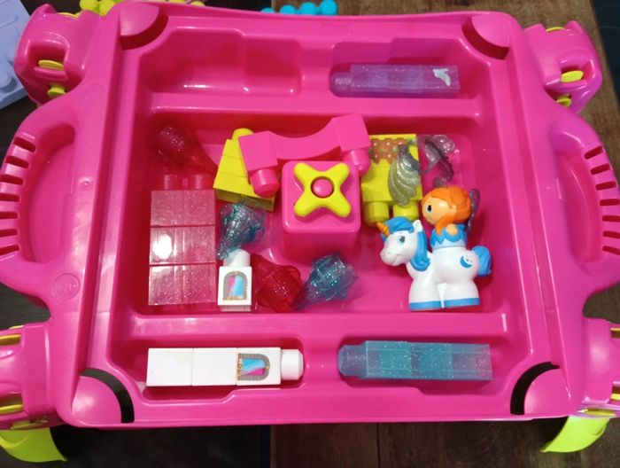 Table d'activités méga bloks Princesse - photo numéro 2