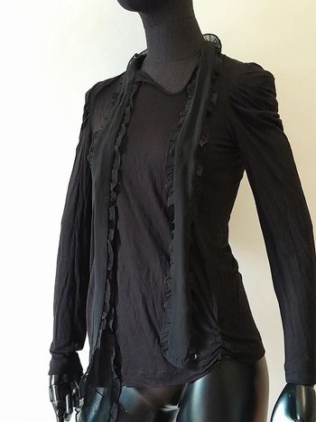 Top manches longues froncées taille m avec une araignée argenté