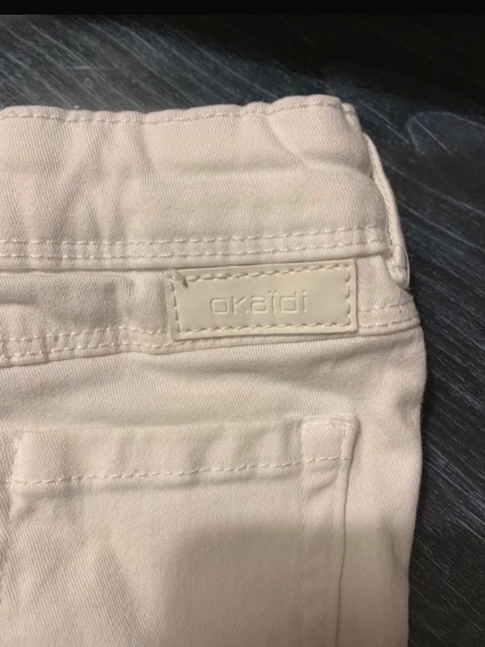 Jeans blanc OKaidi 2 ans mis une fois - photo numéro 4