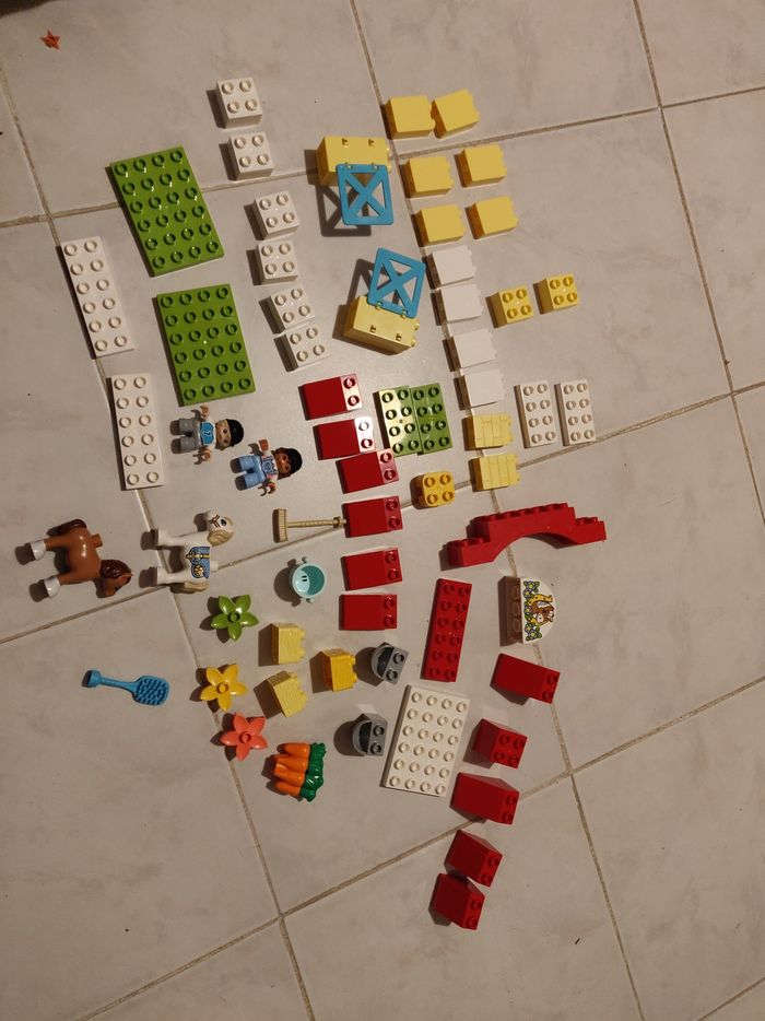 Lego Duplo 10951  écurie et chevaux en très bon état - photo numéro 3