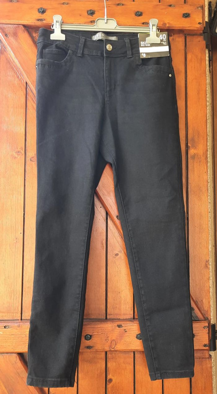 Jean noir neuf Primark, femme, taille 40 - photo numéro 2
