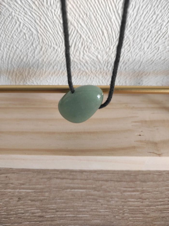📿 Collier en pierre naturelle verte – Aventurine verte (cordon noir) - photo numéro 2