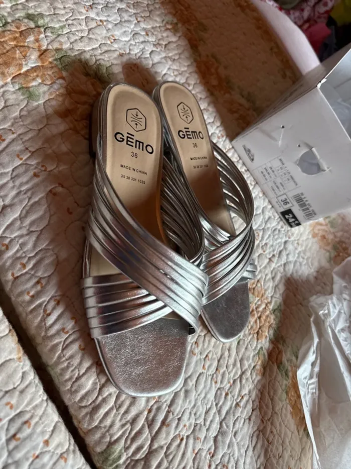 Jolies sandales neuves avec étiquette pointure 36 - photo numéro 9