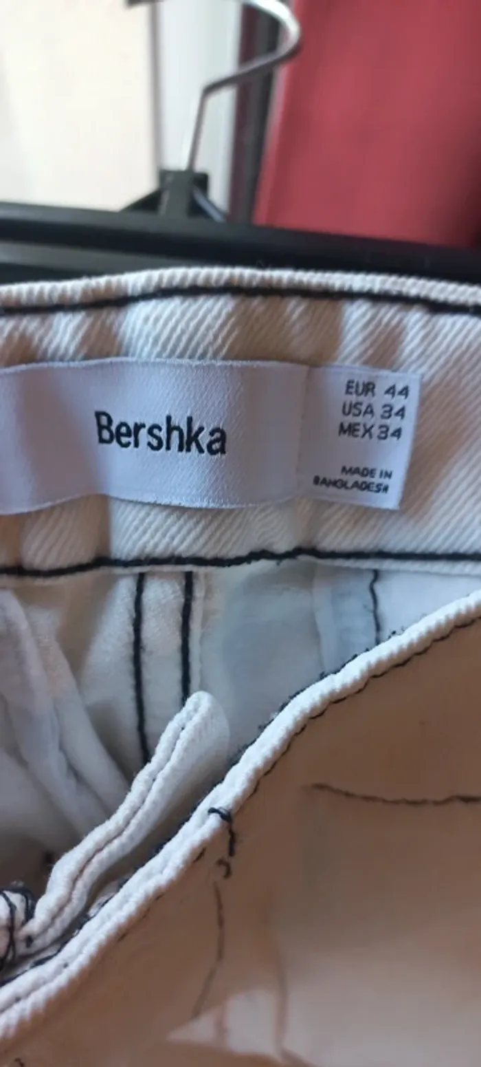 Bermuda crème neuf T 44 - photo numéro 3