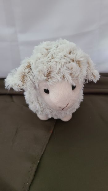 Peluche mouton en peluche debout