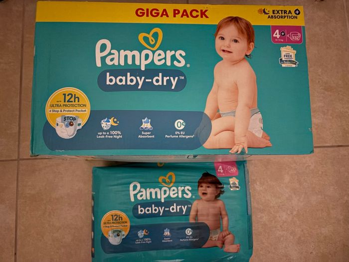 Couches Pampers Taille 4 Neuf