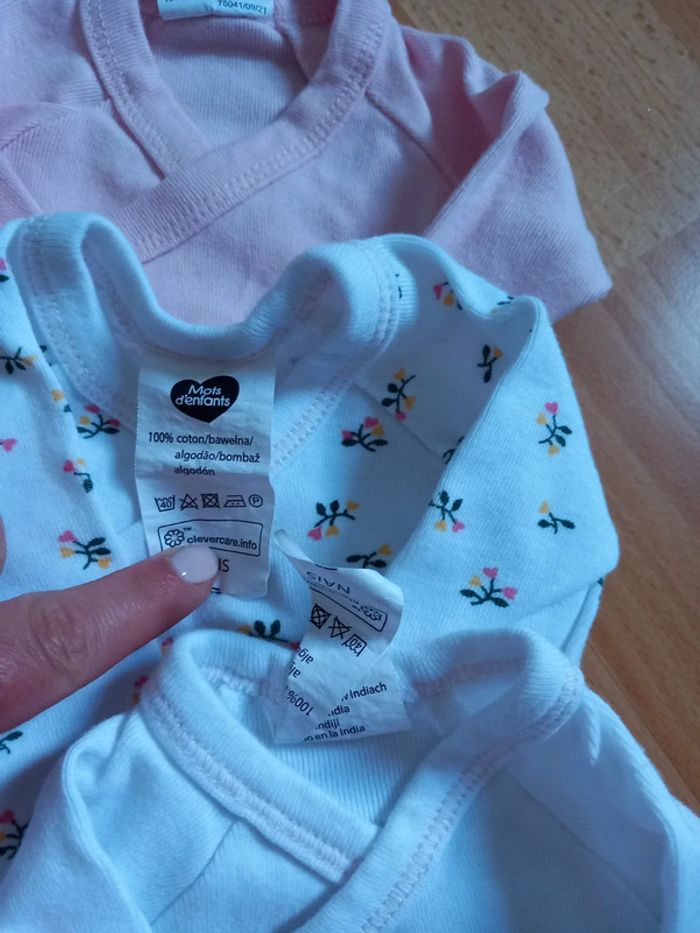 Lot 2 pyjamas et 6 bodies - photo numéro 11