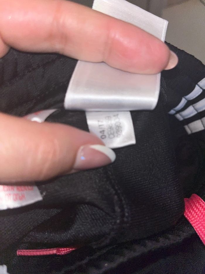 Jogging Adidas 4/5 ans - photo numéro 3