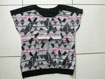 Tee-shirt femme noir rose et blanc Taille 3